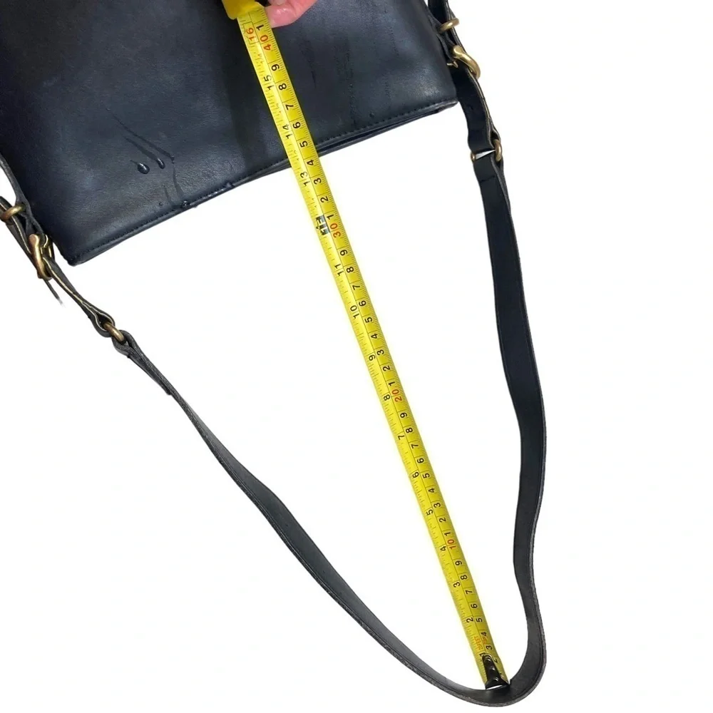 Coach vintage Equestrian Slim Bucket | 9806 | Black glovetan leather